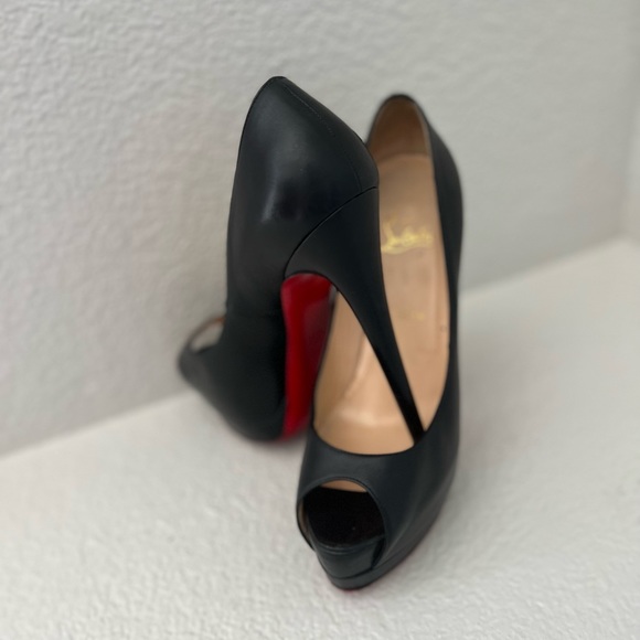 Christian Louboutin Very Privé 120 Peep-Toe Patent Leather Pumps - Picture 5 of 5